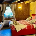 Tsi Nos Con Giardino E Balcone アパート *