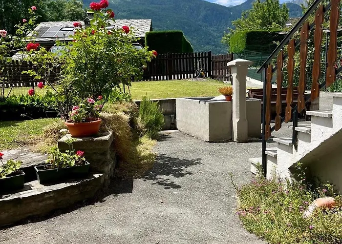 Apartment Tsi Nos Con Giardino E Balcone La Salle